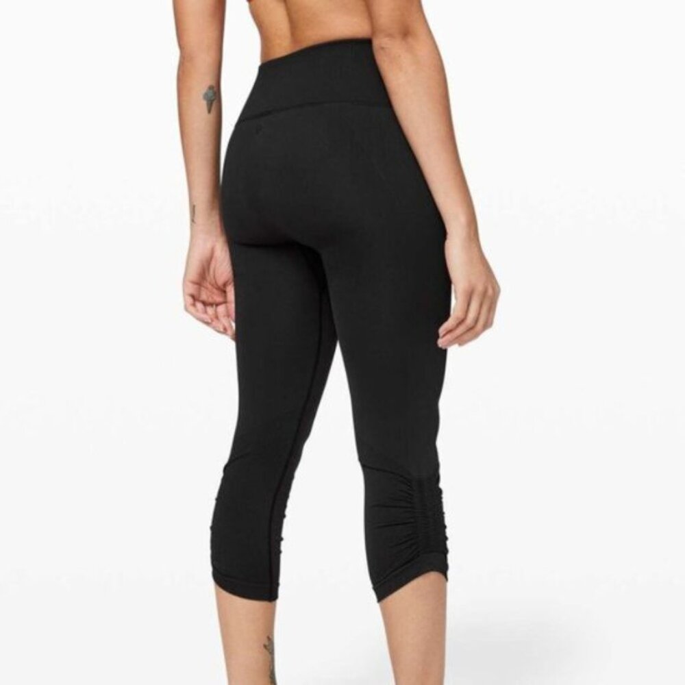 Lululemon Womens Black Crop Leggings  Black sz 6 - Picture 2 of 10